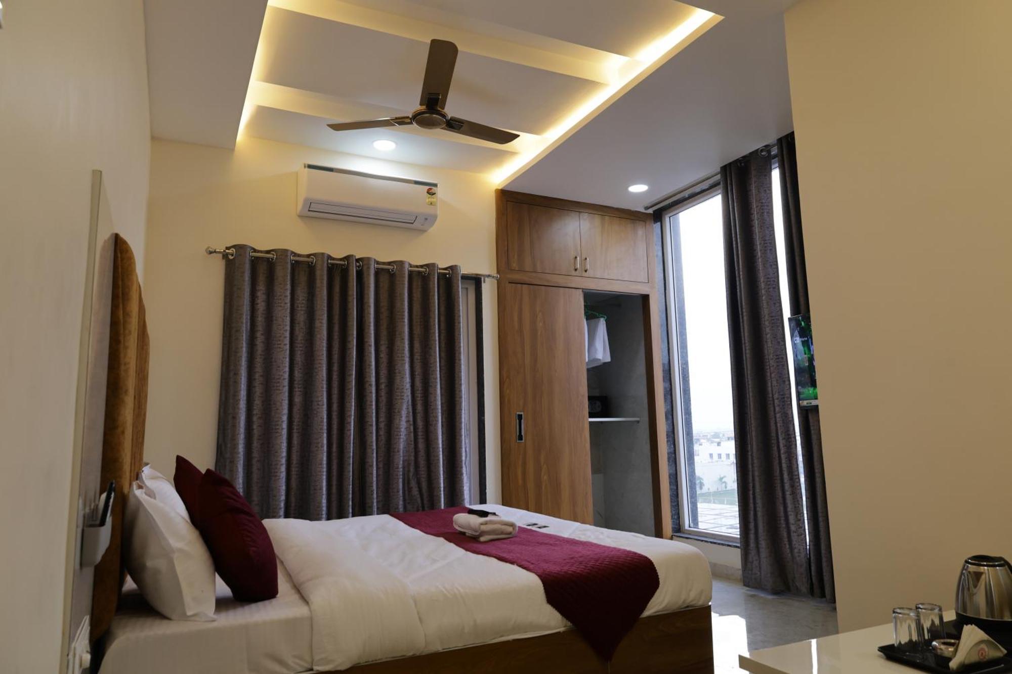 Hotel The Prime Land Hoshangabad Екстер'єр фото