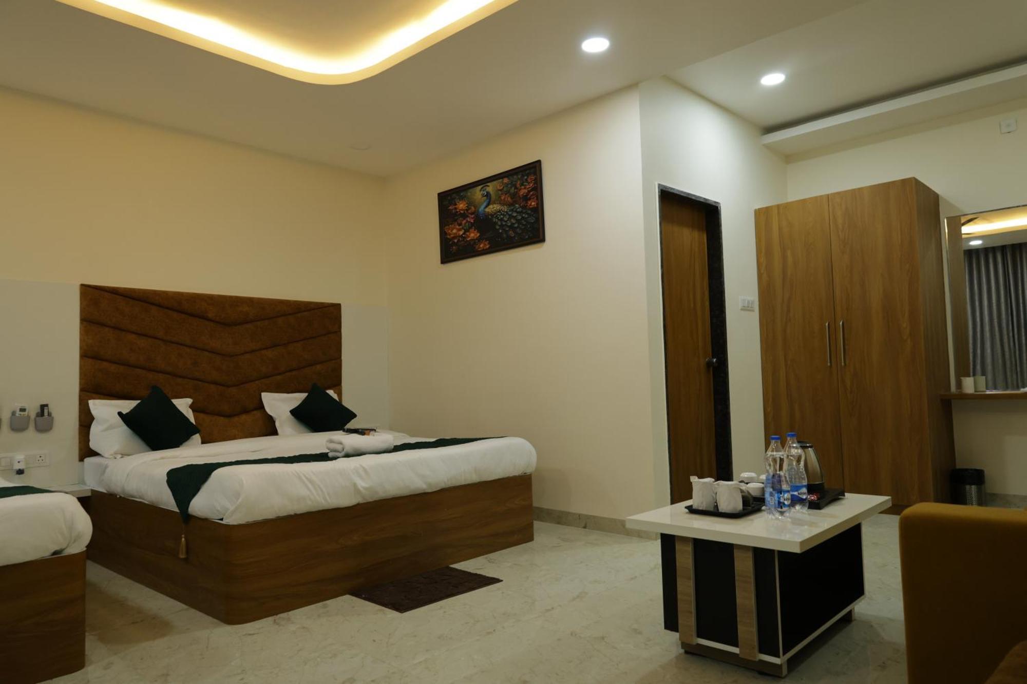 Hotel The Prime Land Hoshangabad Екстер'єр фото