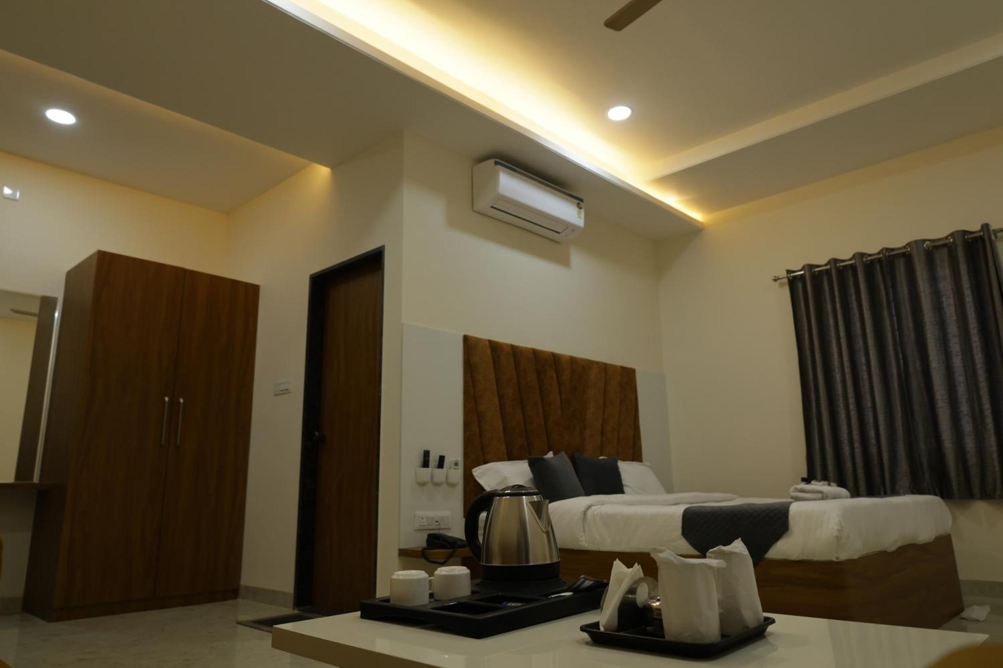 Hotel The Prime Land Hoshangabad Екстер'єр фото